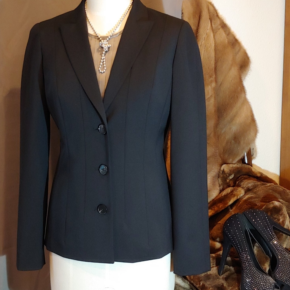 Lafayette 148 Gorgeous Timeless Black Pant Suit